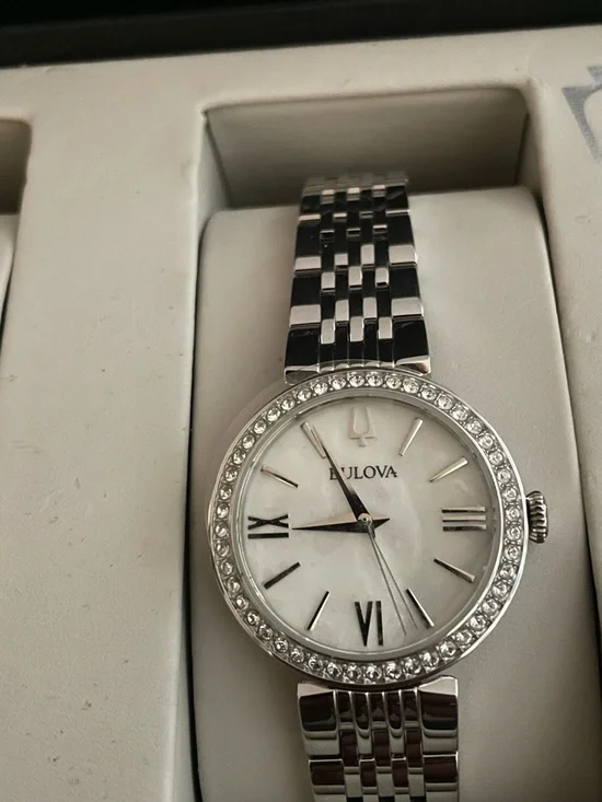 Beautiful Bulova Gift Set - Picture 7 of 11